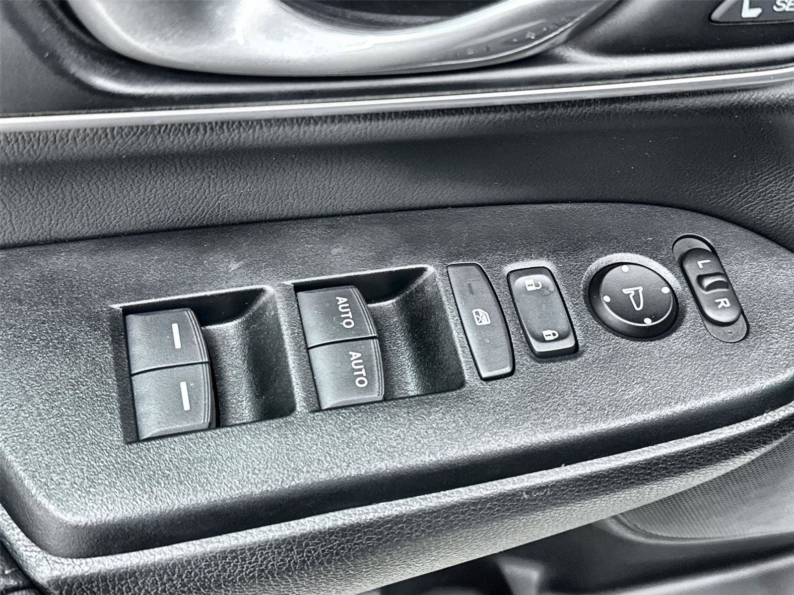 Used 2022 Honda CR-V Touring image 12