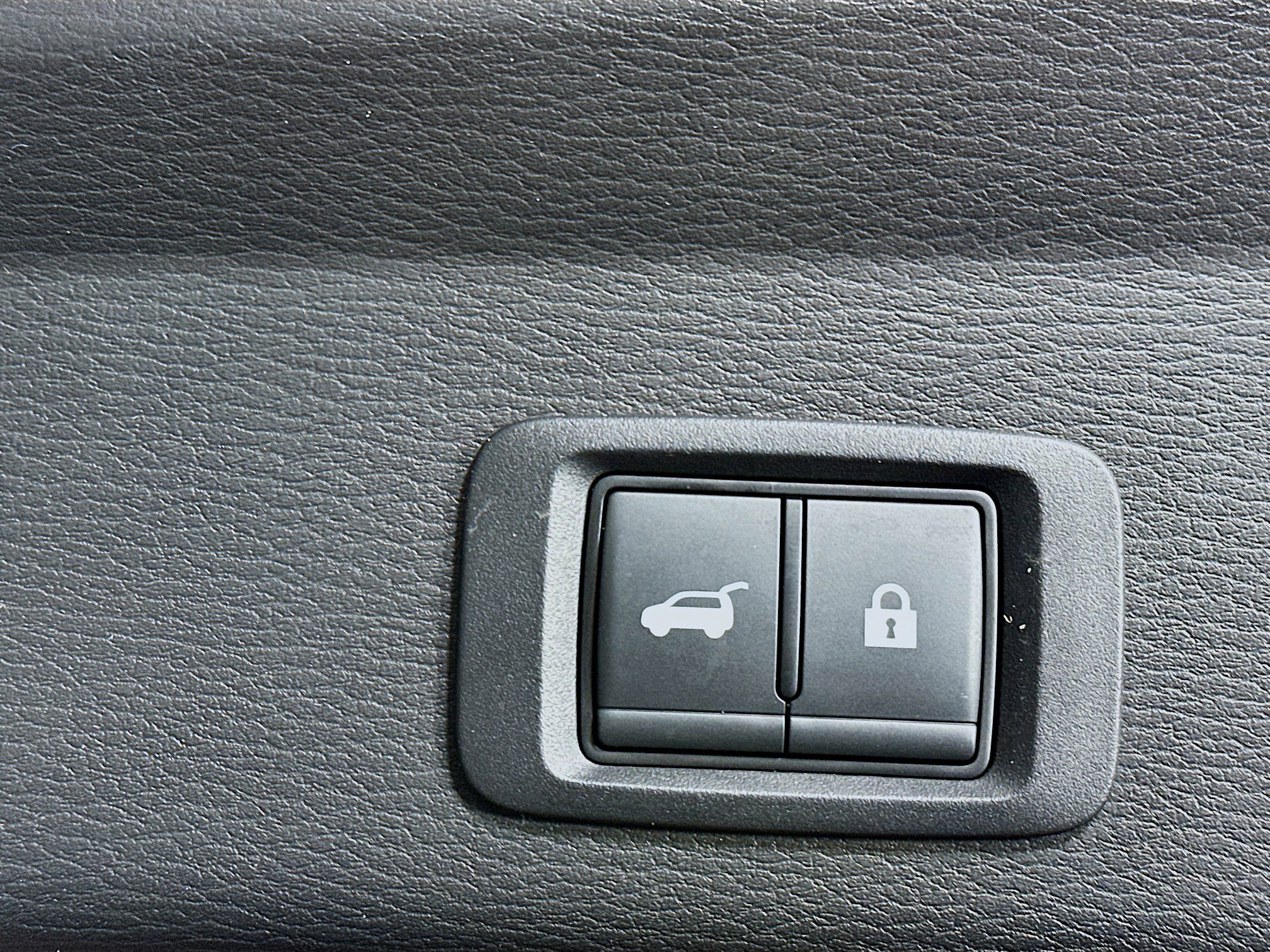 Used 2025 Mitsubishi Outlander SE image 30