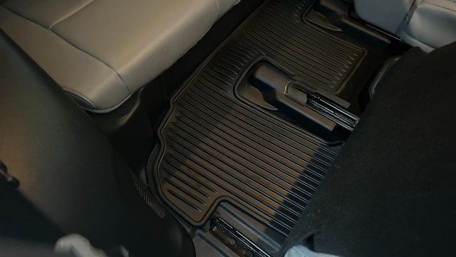 Used 2023 Toyota Highlander Limited image 55