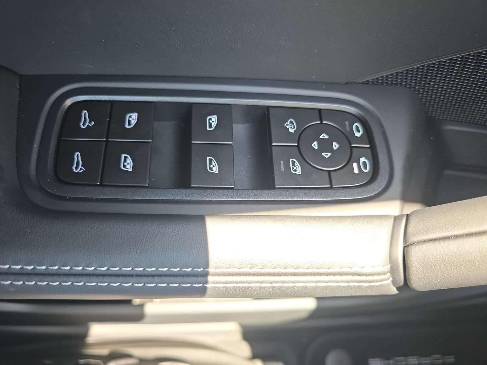 New 2026 Porsche Cayenne S AWD/4WD image 22