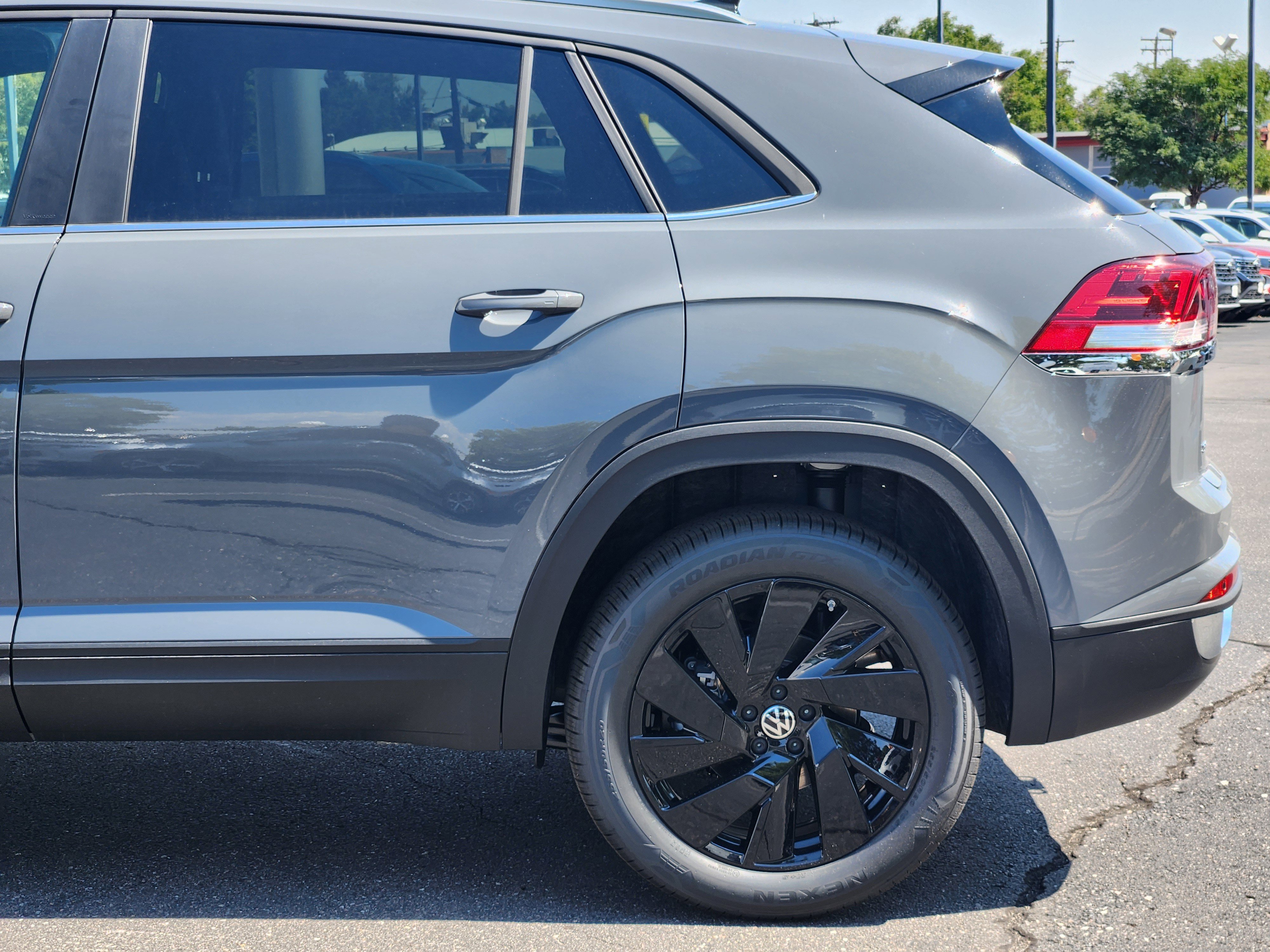 New 2026 Volkswagen Atlas Cross Sport SE image 3
