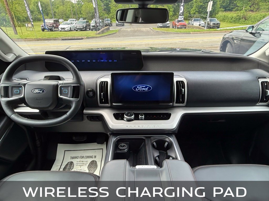 Used 2025 Ford Expedition Active AWD/4WD image 11
