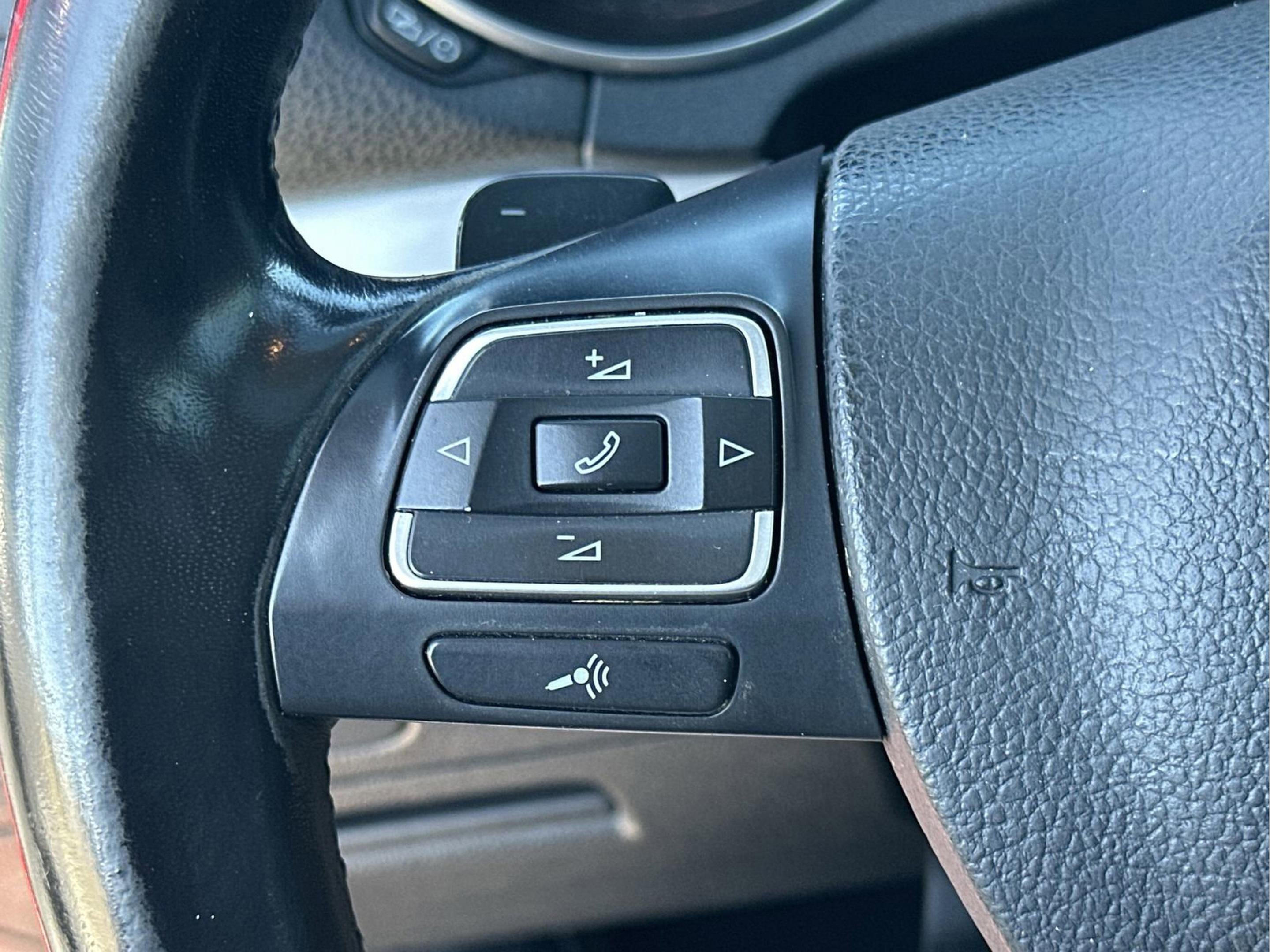 Used 2013 Volkswagen Golf TDI image 14