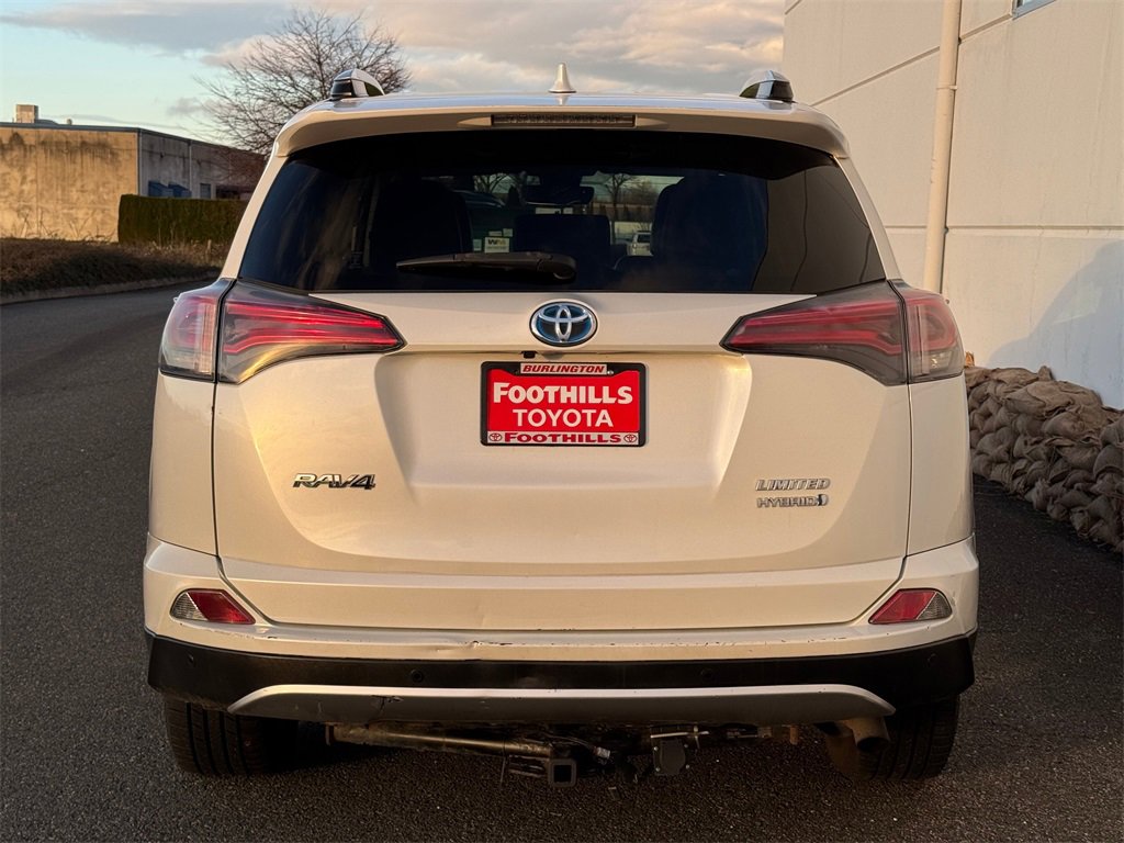 Used 2016 Toyota RAV4 Limited image 3