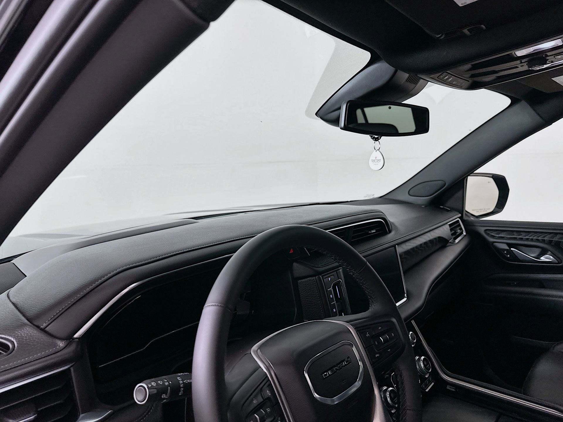 Used 2023 GMC Yukon Denali w/ LPO, Floor Liner Package image 10