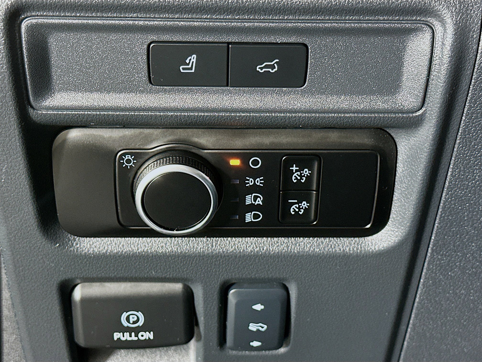 Used 2024 Ford Expedition Max XLT image 17