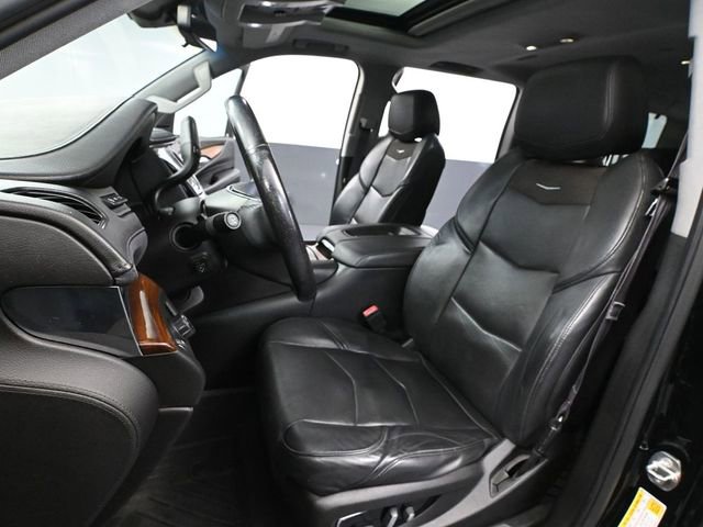 Used 2017 Cadillac Escalade ESV Luxury image 24