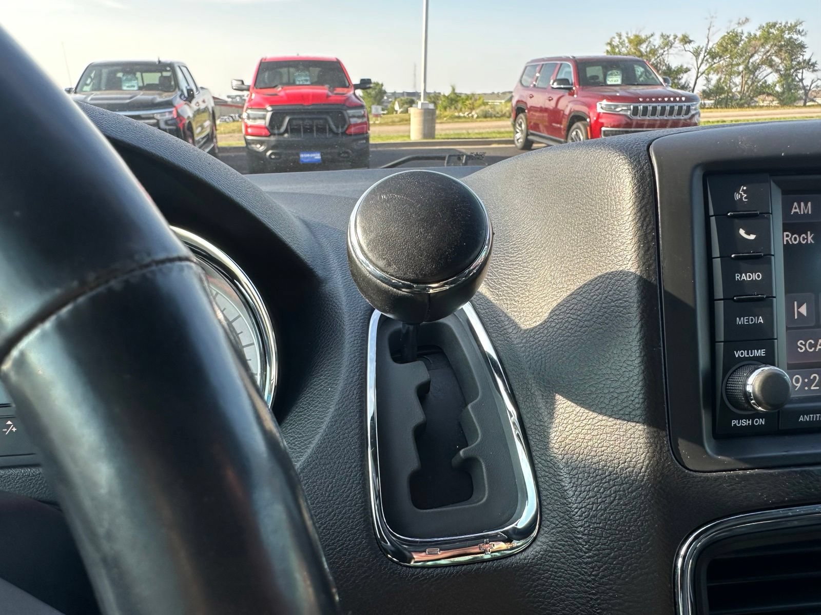 Used 2020 Dodge Grand Caravan SXT w/ Driver Convenience Group FWD image 58