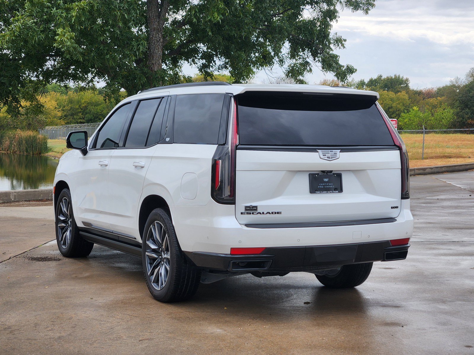 Certified 2024 Cadillac Escalade Sport Platinum AWD/4WD image 4