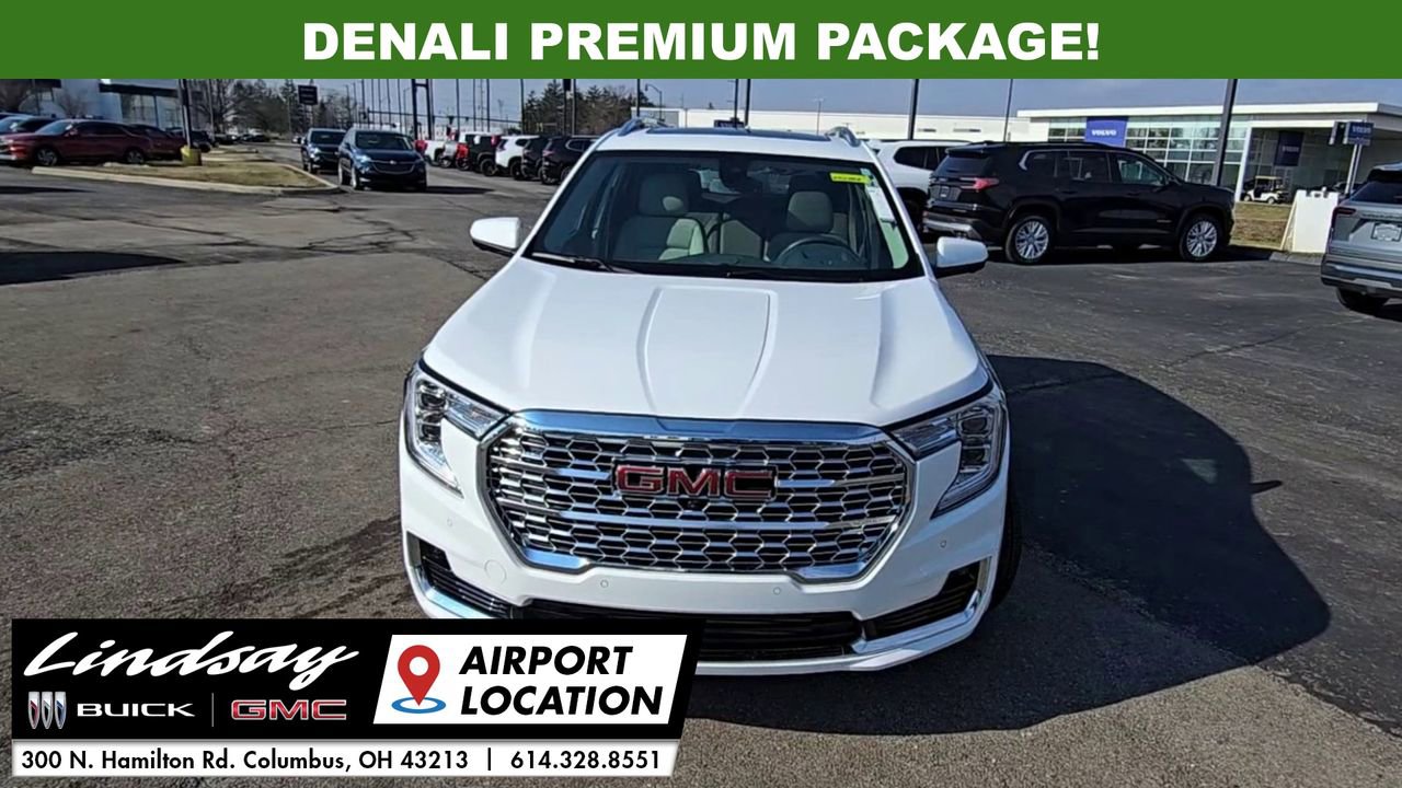Used 2023 GMC Terrain Denali w/ Denali Premium Package image 3