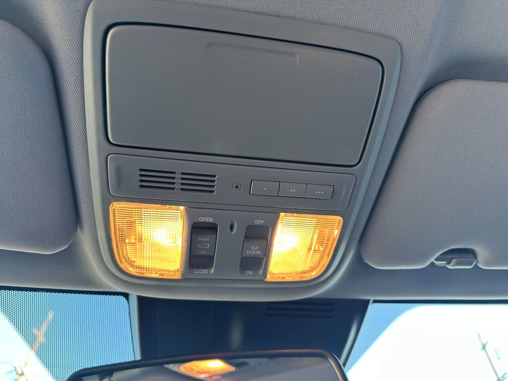 Used 2019 Honda CR-V Touring image 22