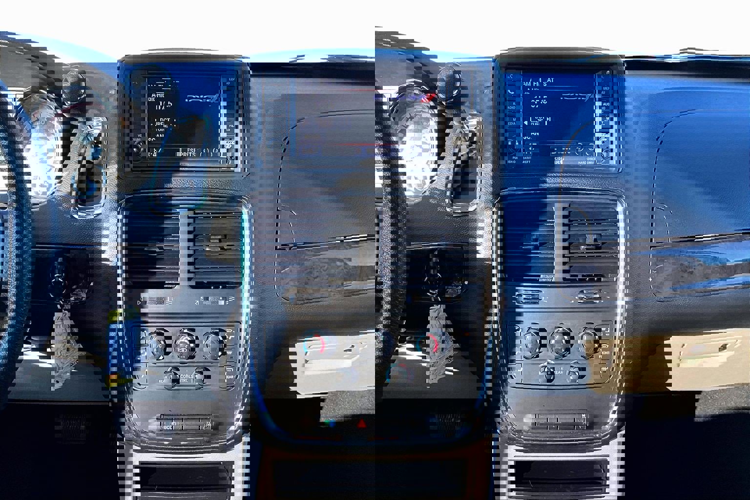 Used 2018 Dodge Grand Caravan SE w/ UConnect Hands-Free Group image 6