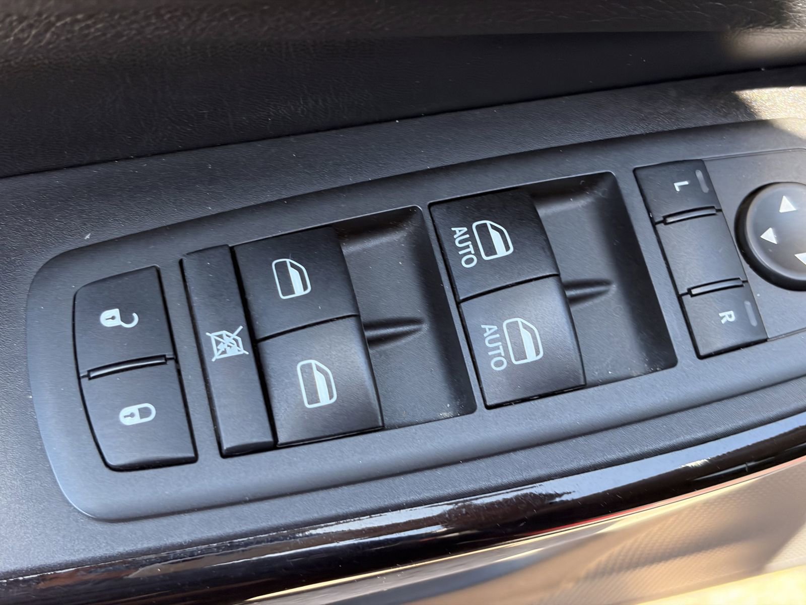 Used 2020 Jeep Cherokee Latitude Plus FWD image 17