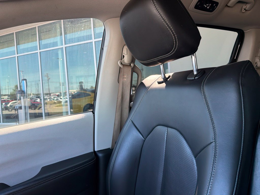 Used 2021 Chrysler Voyager Lxi FWD image 23