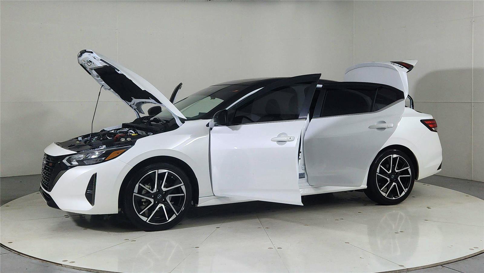 Certified 2025 Nissan Sentra SR w/ SR Premium Package image 10