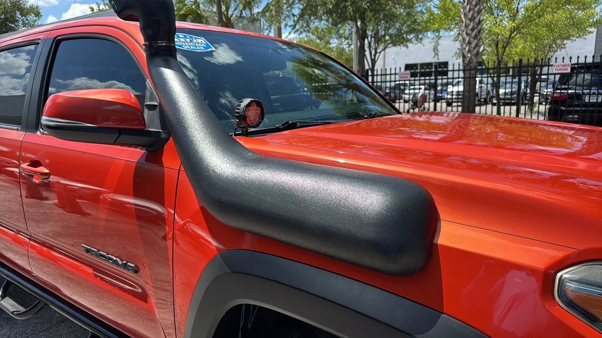 Used 2017 Toyota Tacoma TRD Off-Road w/ Premium & Technology Package AWD/4WD image 53