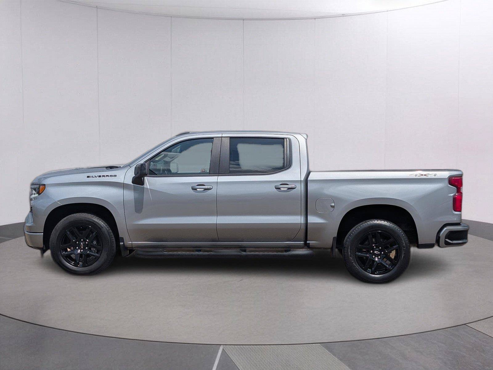 Used 2023 Chevrolet Silverado 1500 RST w/ Rally Edition AWD/4WD image 2