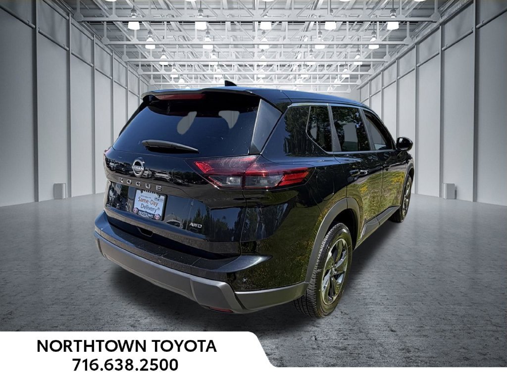 Used 2025 Nissan Rogue SV AWD/4WD image 25