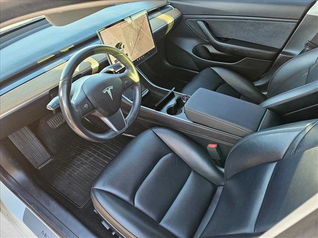 Used 2019 Tesla Model 3 Standard Range Plus image 11