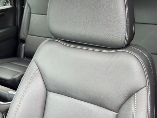 Used 2025 Chevrolet Suburban Z71 AWD/4WD image 9