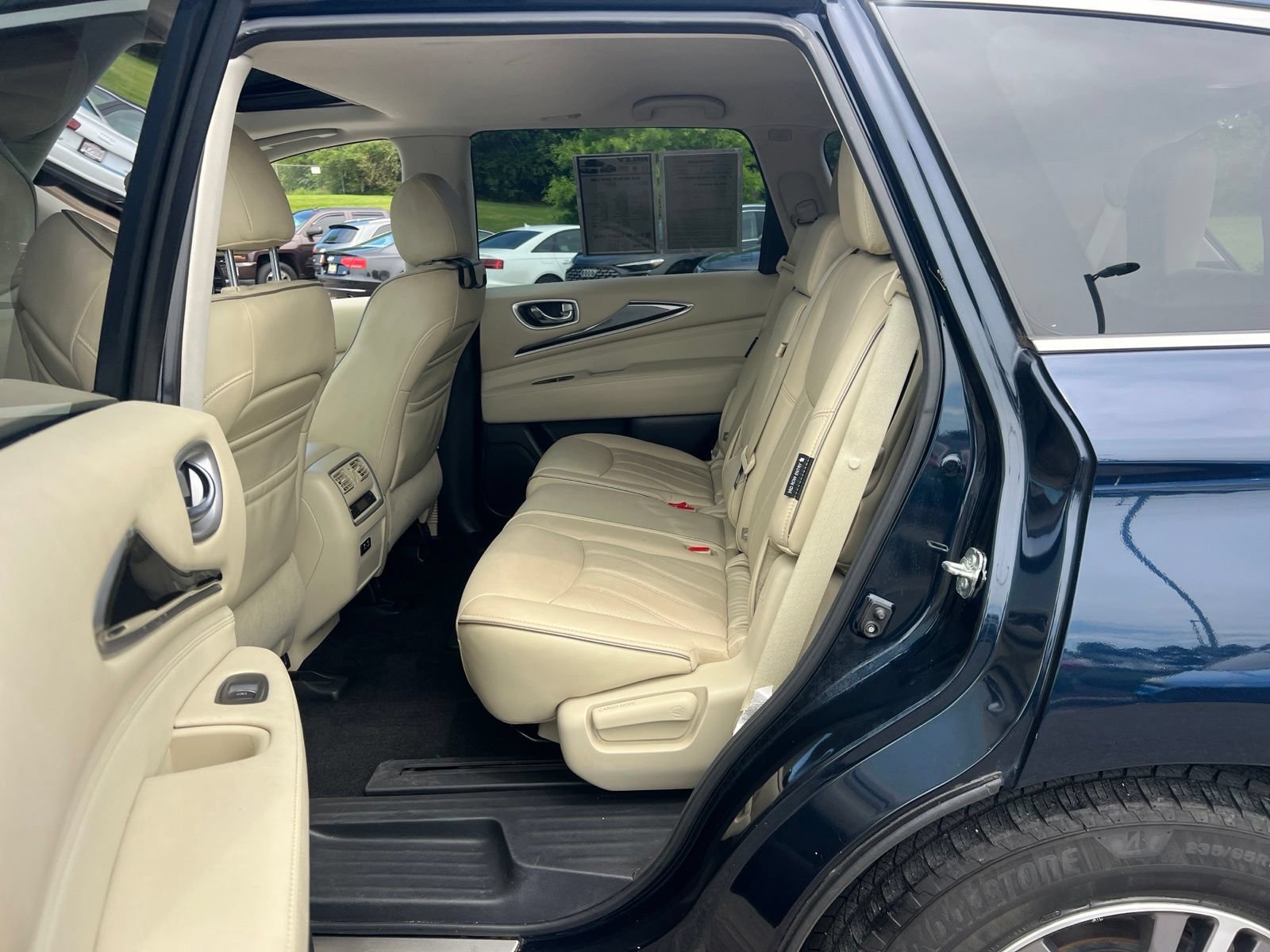 Used 2020 INFINITI QX60 Luxe w/ Essential Package FWD image 35