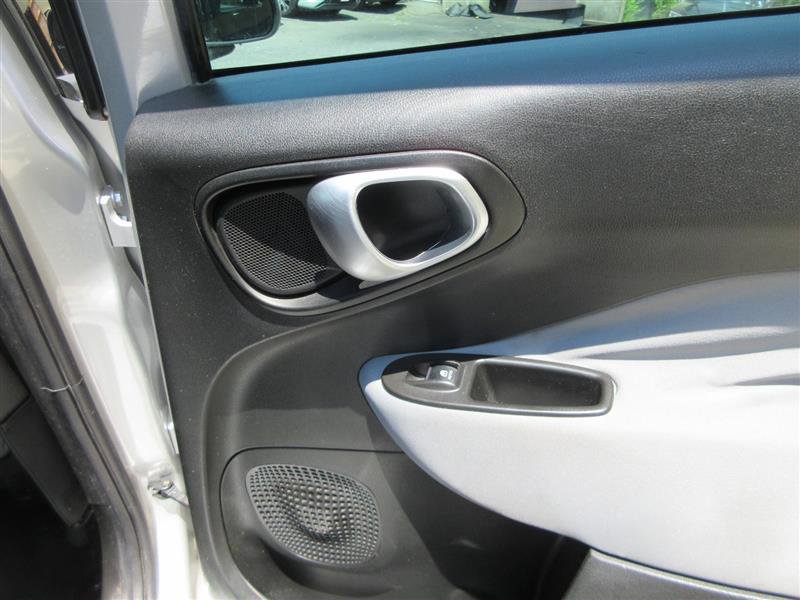 Used 2014 FIAT 500L Easy image 22