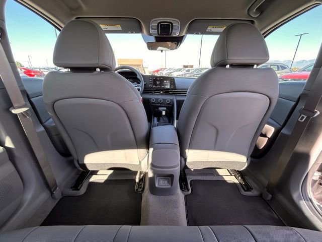 Used 2025 Hyundai Elantra SE image 27