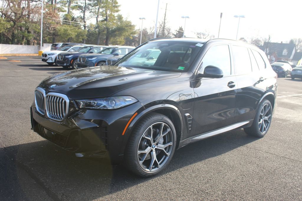 New 2026 BMW X5 xDrive50e w/ M Sport Package image 3