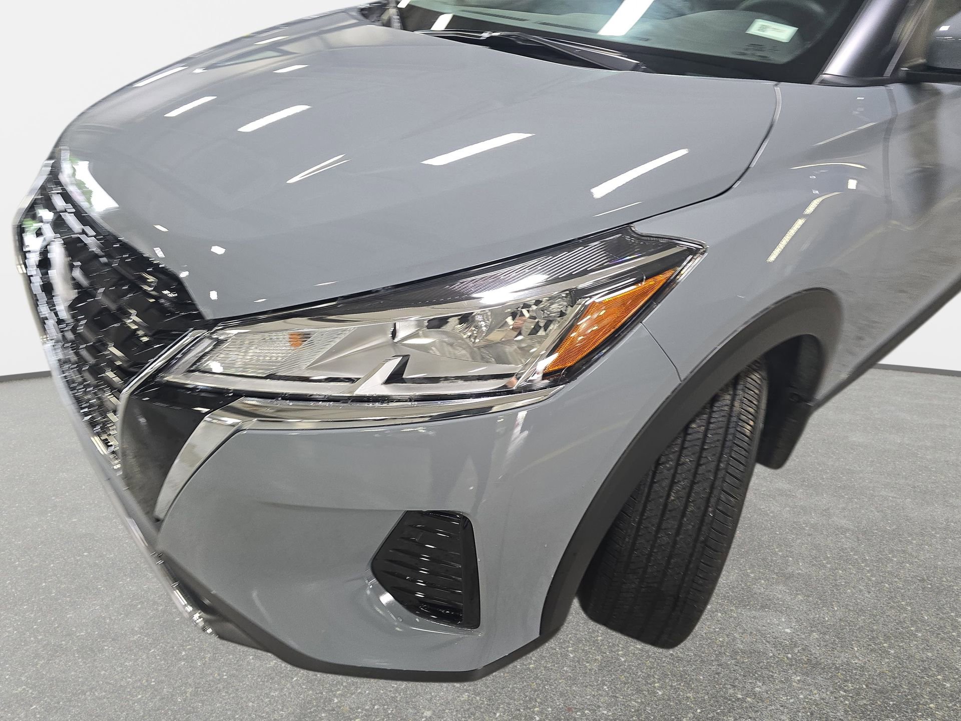 Used 2023 Nissan Kicks SV w/ Interior Electronics Package FWD image 30