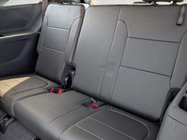 Used 2021 Chevrolet Traverse LT w/ LT Premium Package image 11