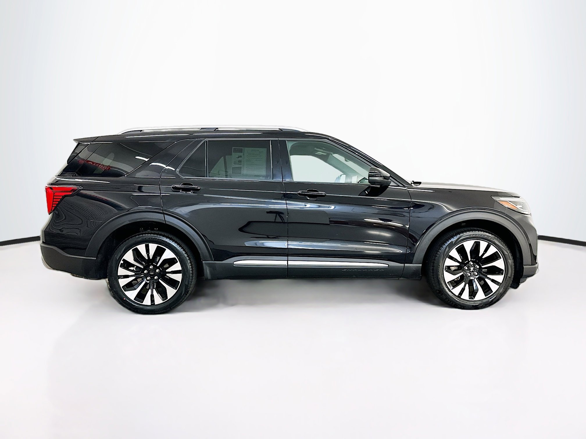 Used 2025 Ford Explorer Platinum w/ LUX Leather Package image 10