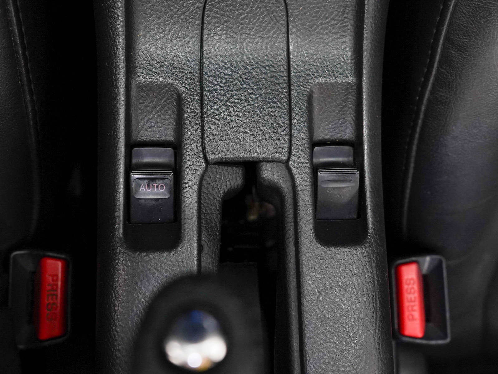Used 2003 Toyota MR2 RWD image 25