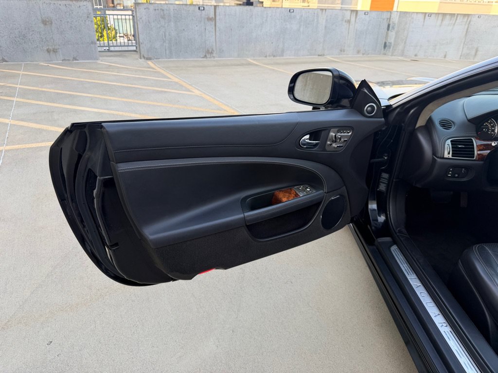 Used 2010 Jaguar XKR R RWD image 9