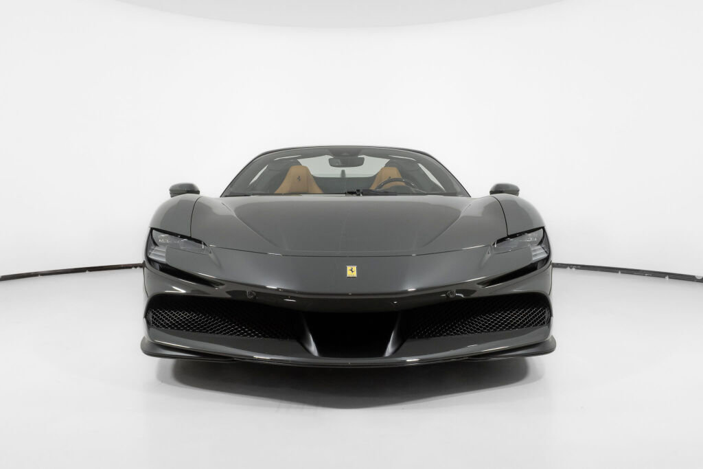 Used 2023 Ferrari SF90 Spider AWD/4WD image 8