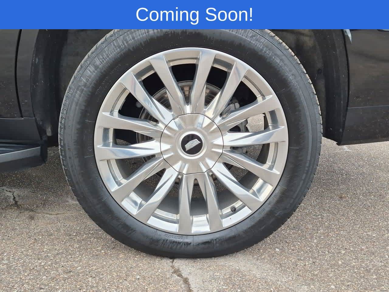 Used 2023 Cadillac Escalade Premium Luxury AWD/4WD image 13