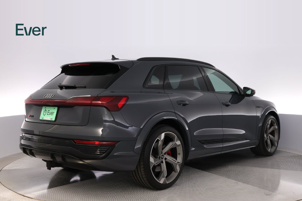 Used 2024 Audi Q8 e-tron Premium Plus w/ Prestige Package AWD/4WD image 3