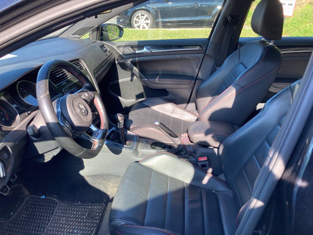 Used 2017 Volkswagen GTI SE FWD image 10