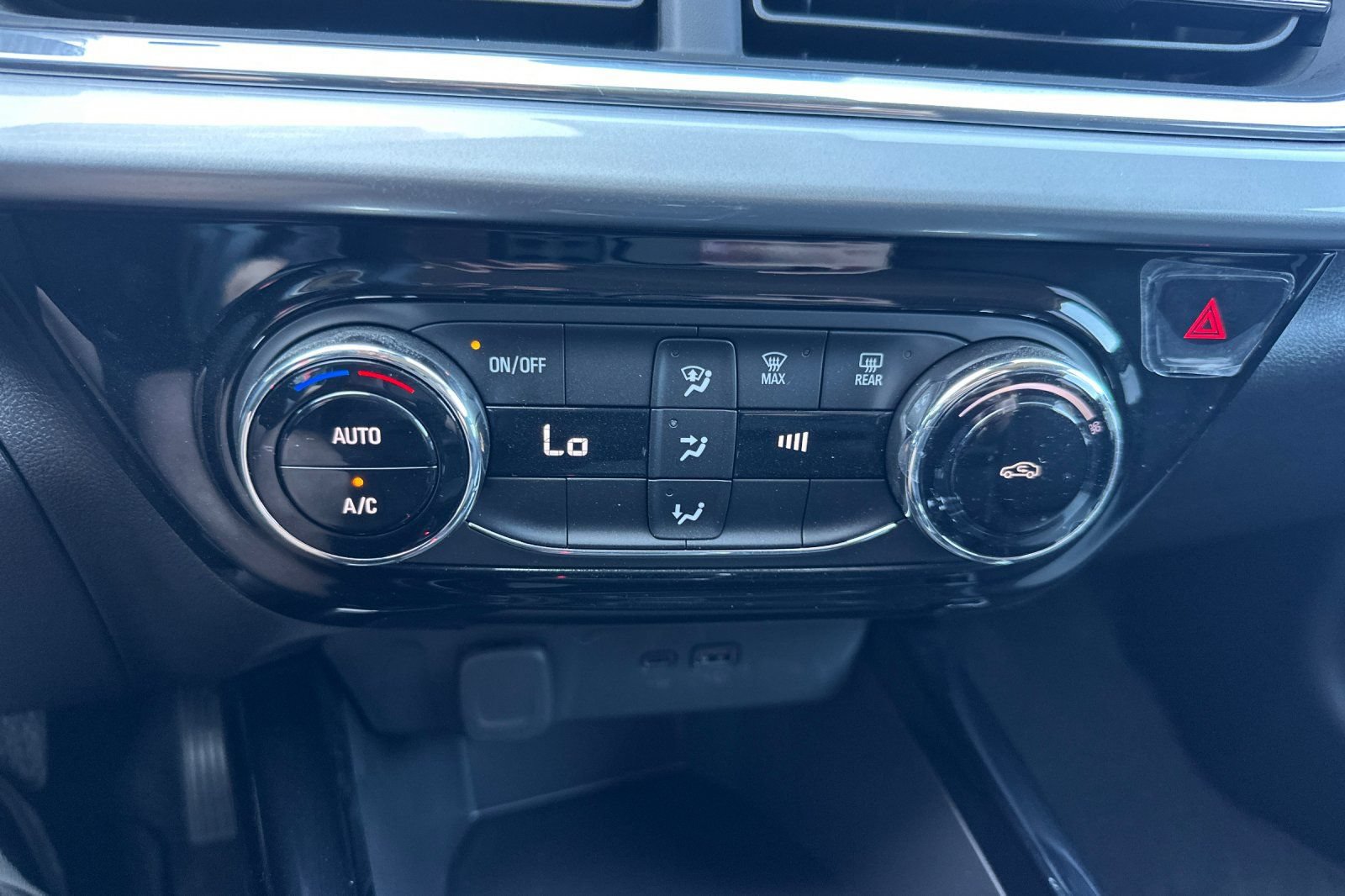 Used 2026 Chevrolet Trax LT FWD image 27