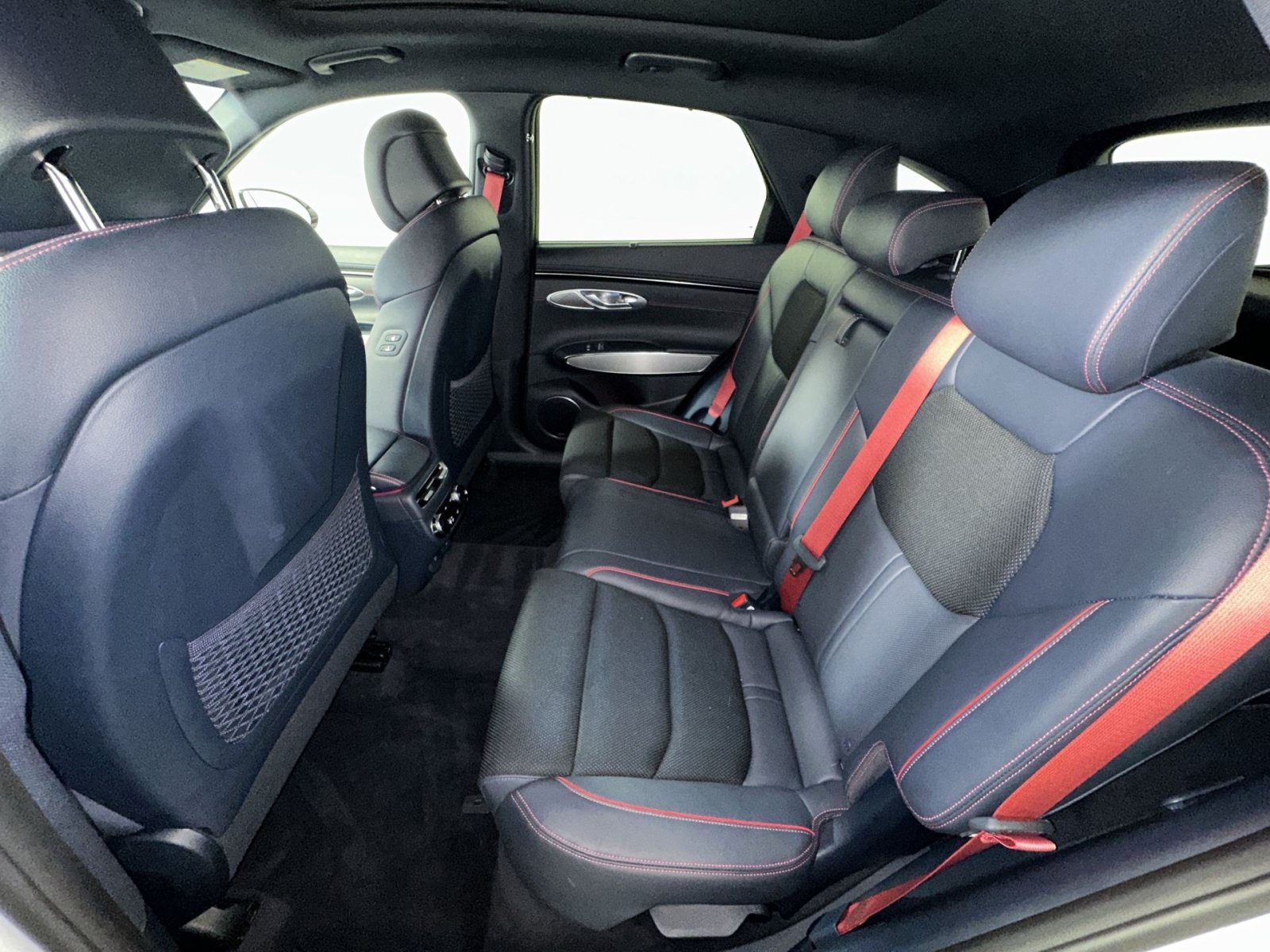 Used 2023 Genesis GV70 2.5T w/ Sport Prestige Package AWD/4WD image 25