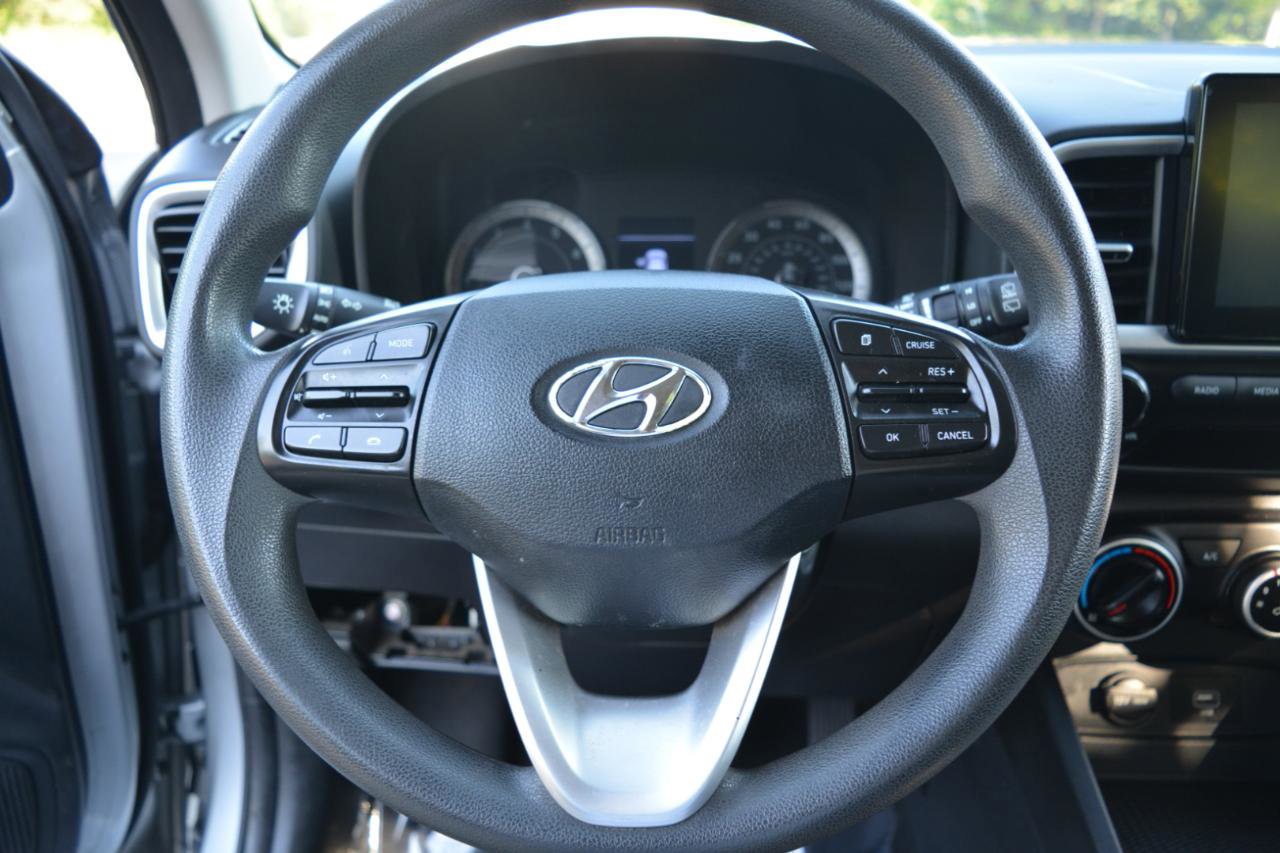 Used 2021 Hyundai Venue SE FWD image 18