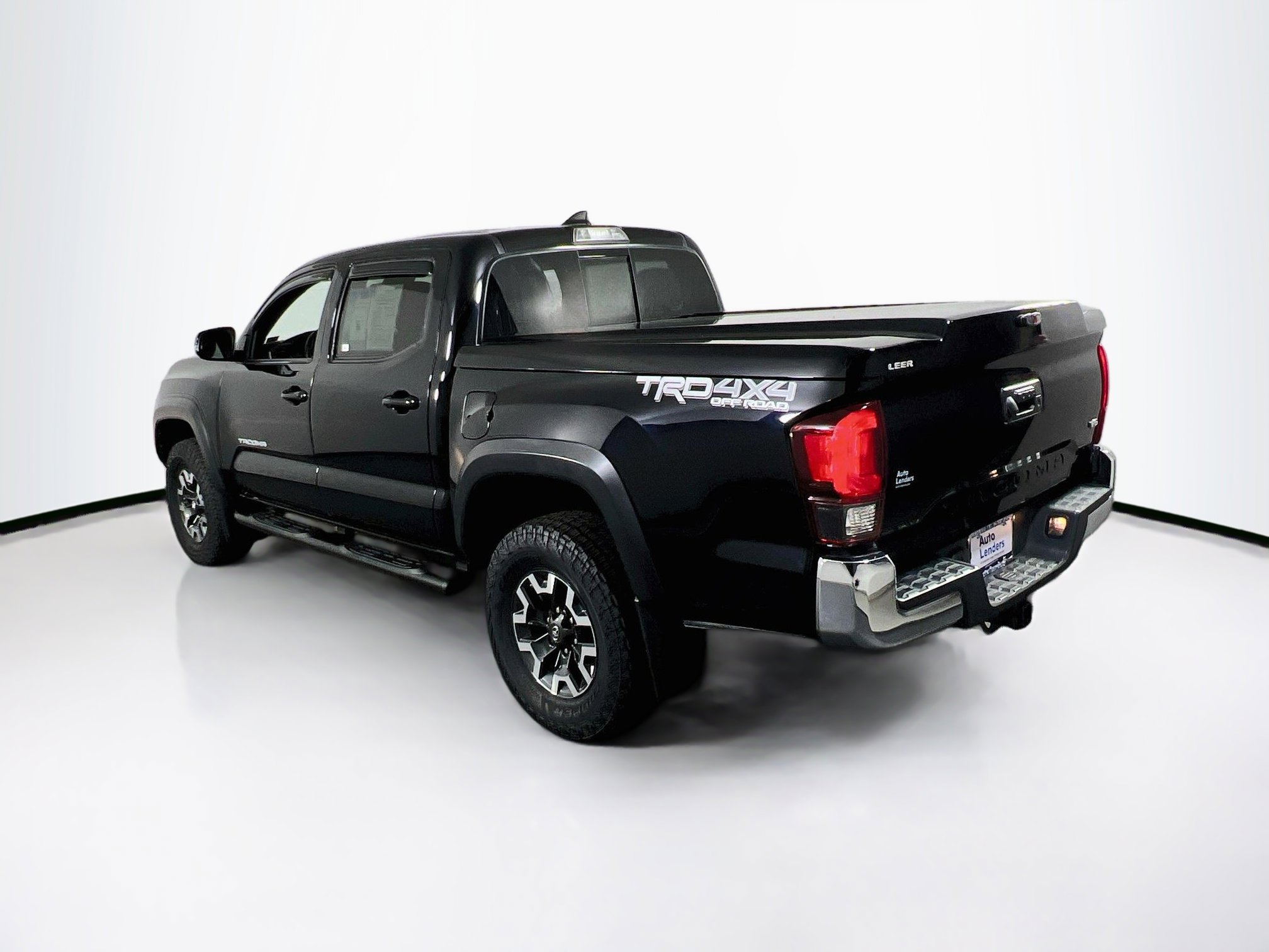 Used 2018 Toyota Tacoma TRD Off-Road AWD/4WD image 7