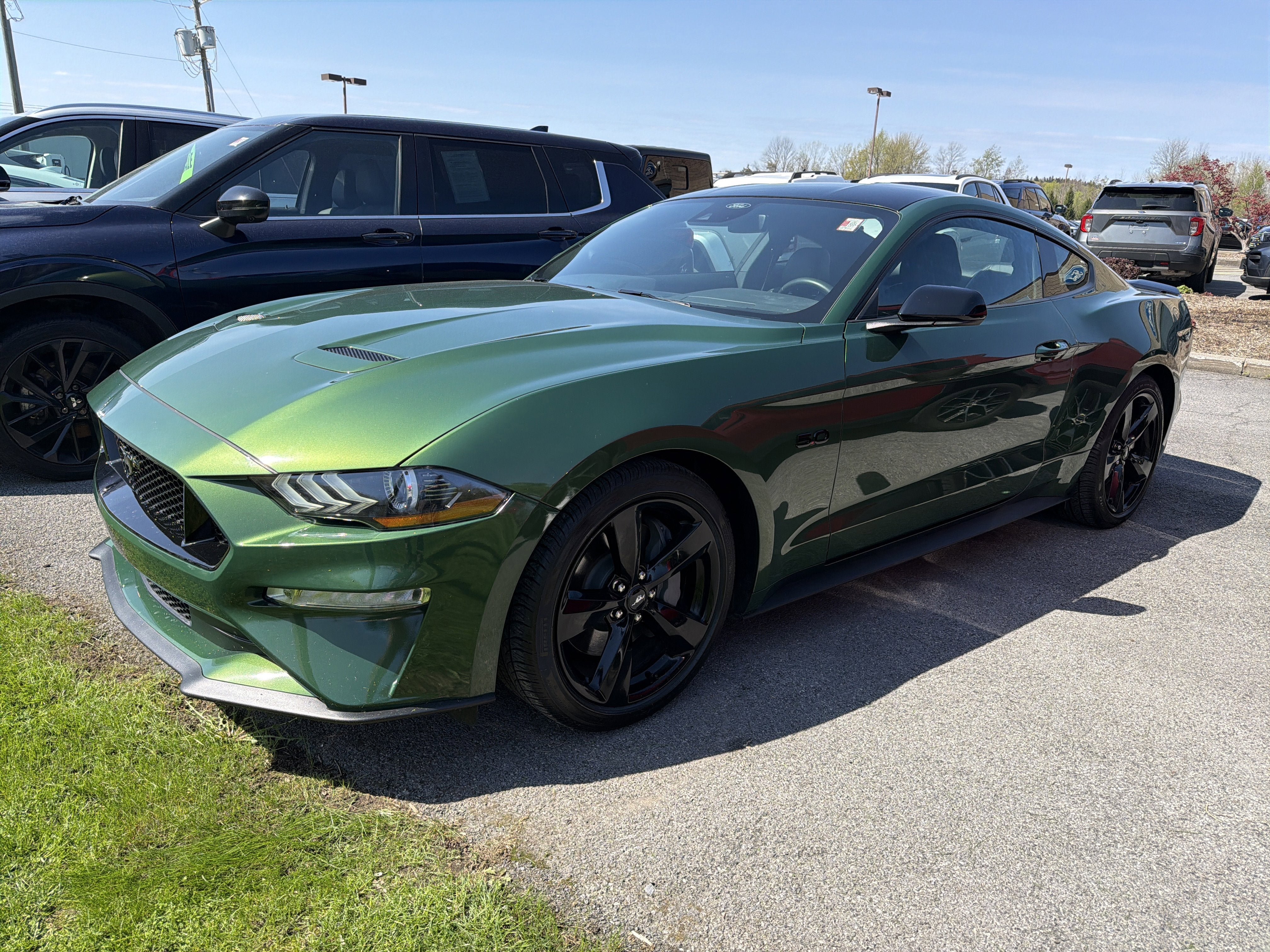 Used 2022 Ford Mustang GT Premium w/ Black Accent Package RWD image 4