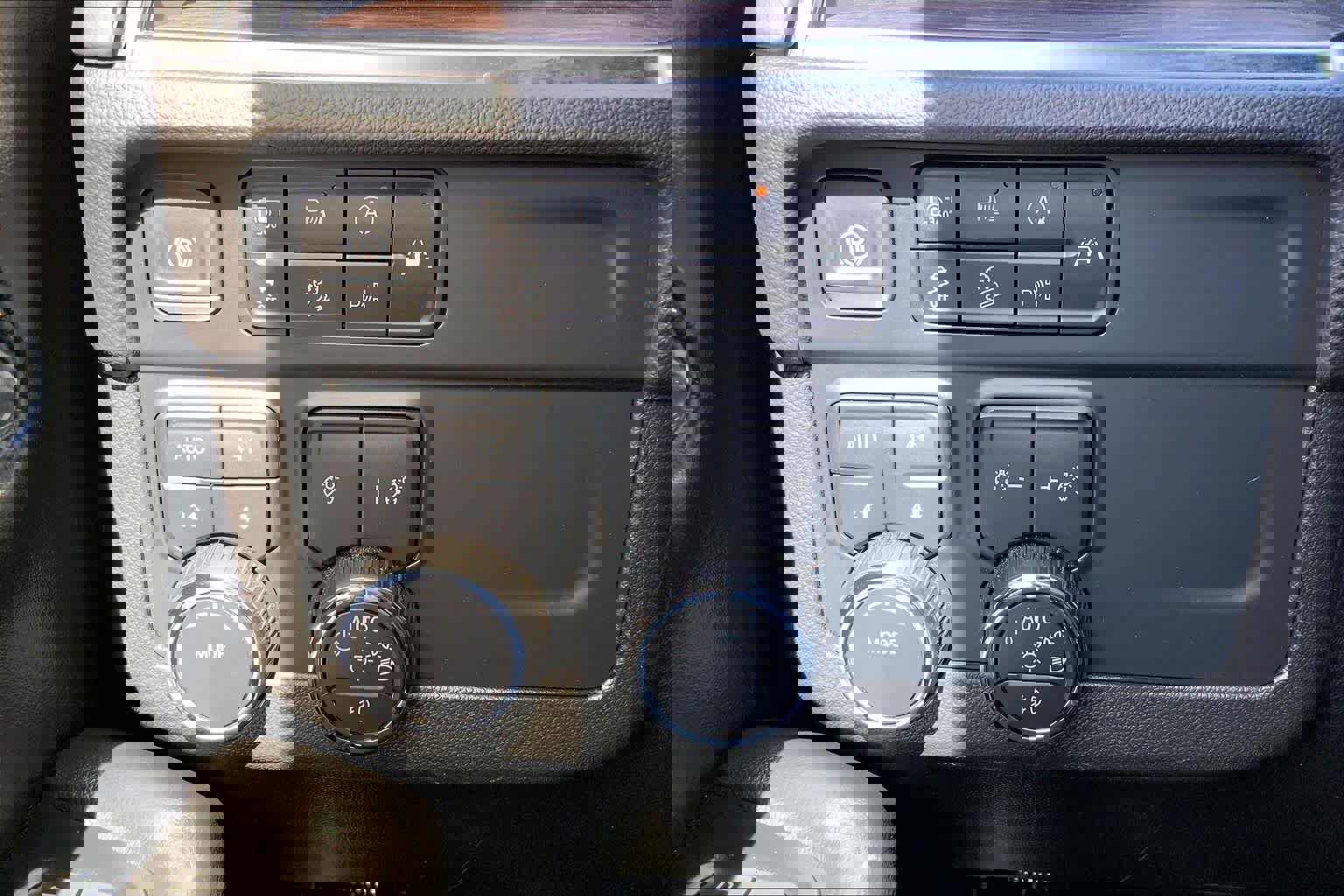 Used 2025 Chevrolet Tahoe Z71 image 36