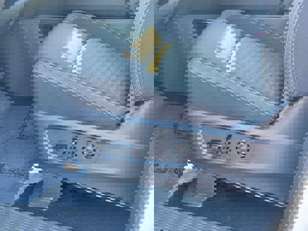 Used 2024 Nissan Pathfinder SV image 26