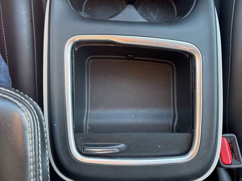 Used 2024 Chrysler Pacifica Touring-L image 39