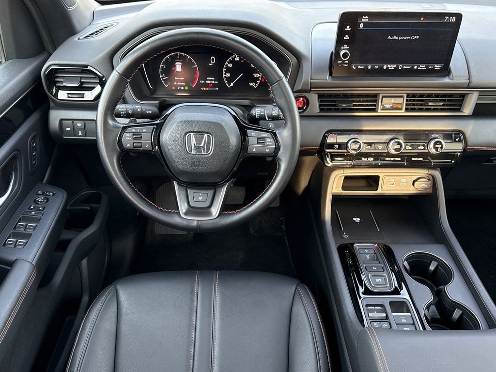 Certified 2025 Honda Pilot TrailSport image 19