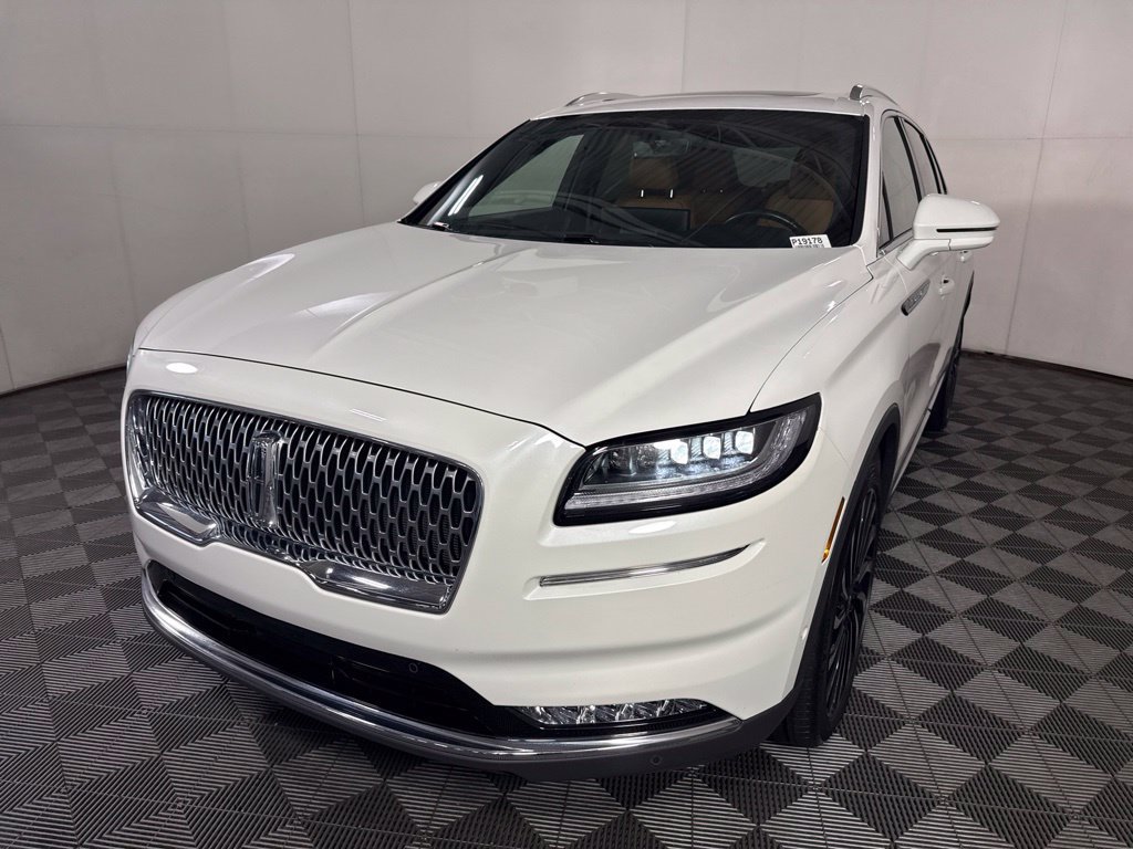 Used 2023 Lincoln Nautilus Black Label w/ Class II Trailer Tow Package AWD/4WD image 5
