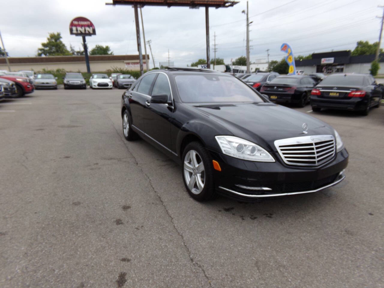 Used 2011 Mercedes-Benz S 550 4MATIC image 4
