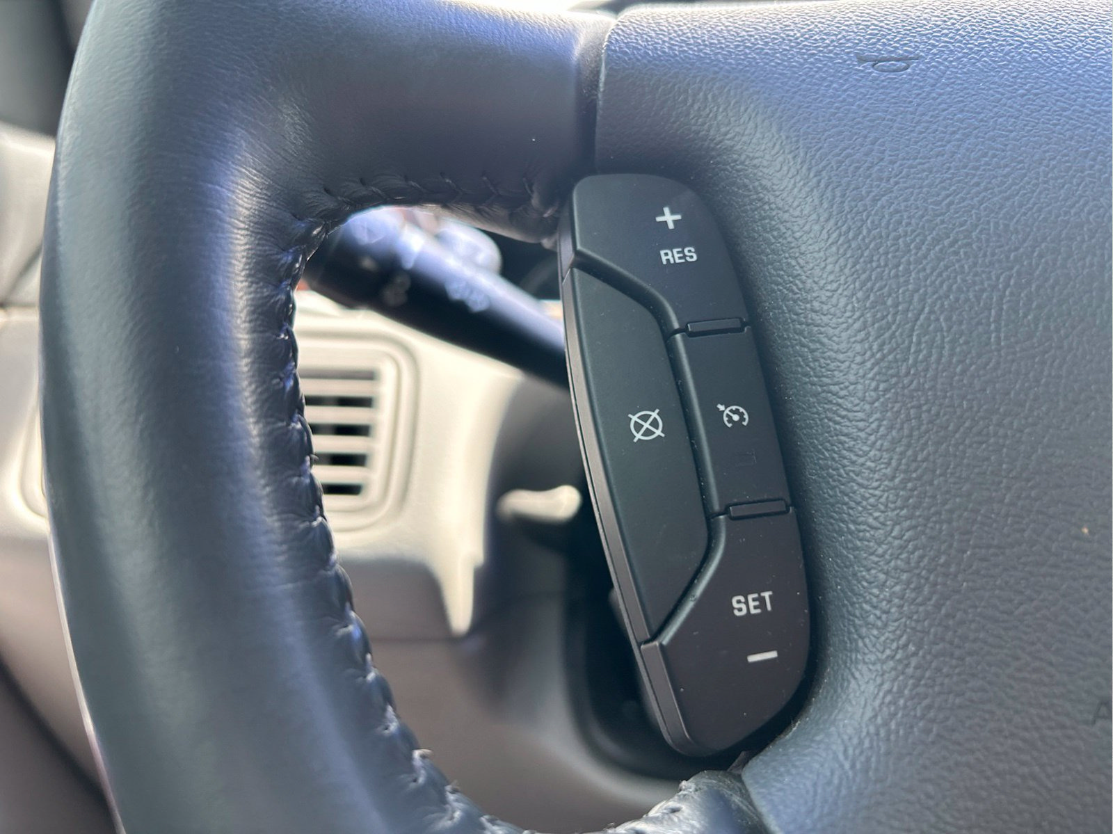Used 2007 Buick LaCrosse CX w/ Chrome Enhancement Package FWD image 12