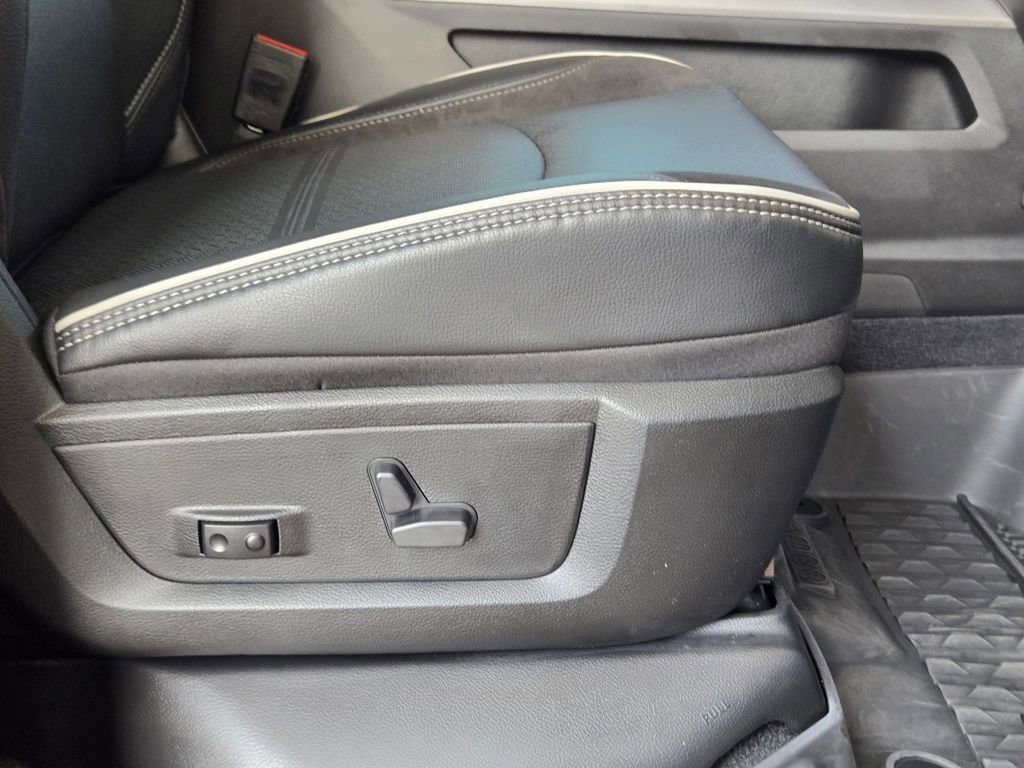 Used 2025 RAM 2500 Laramie w/ Night Edition image 29